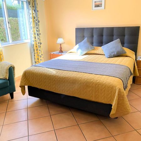 Villa Eber - Independent 1 & 2 Bedroom Apartments, Pool, Air Con, Fast Wi-Fi, Near Old Town Of Albufeira And Beaches Bagian luar foto