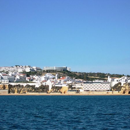 Villa Eber - Independent 1 & 2 Bedroom Apartments, Pool, Air Con, Fast Wi-Fi, Near Old Town Of Albufeira And Beaches Bagian luar foto