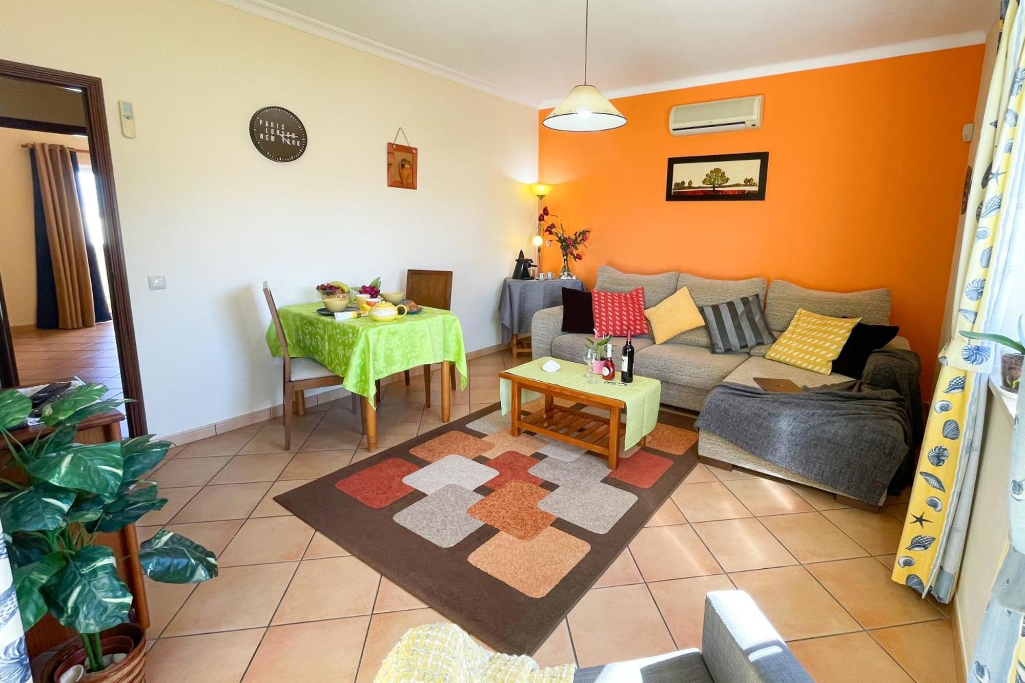 Villa Eber - Independent 1 & 2 Bedroom Apartments, Pool, Air Con, Fast Wi-Fi, Near Old Town Of Albufeira And Beaches Bagian luar foto