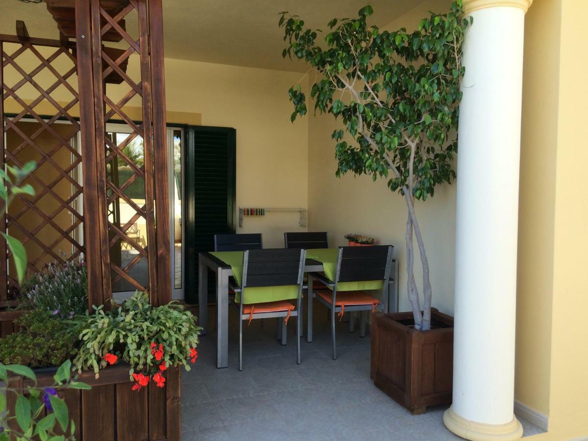 Villa Eber - Independent 1 & 2 Bedroom Apartments, Pool, Air Con, Fast Wi-Fi, Near Old Town Of Albufeira And Beaches Bagian luar foto