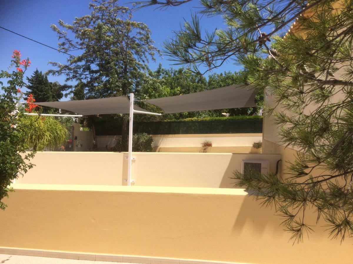 Villa Eber - Independent 1 & 2 Bedroom Apartments, Pool, Air Con, Fast Wi-Fi, Near Old Town Of Albufeira And Beaches Bagian luar foto