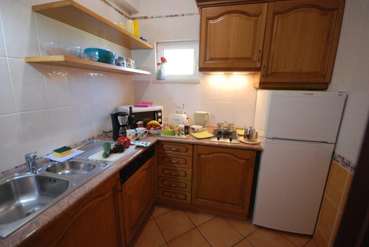 Villa Eber - Independent 1 & 2 Bedroom Apartments, Pool, Air Con, Fast Wi-Fi, Near Old Town Of Albufeira And Beaches Bagian luar foto