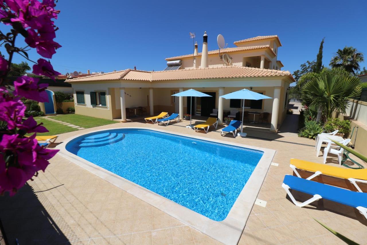 Villa Eber - Independent 1 & 2 Bedroom Apartments, Pool, Air Con, Fast Wi-Fi, Near Old Town Of Albufeira And Beaches Bagian luar foto