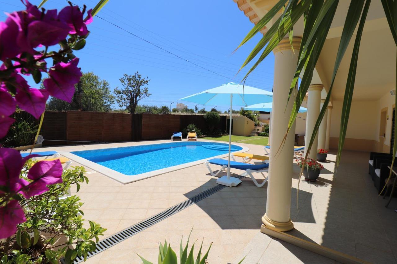 Villa Eber - Independent 1 & 2 Bedroom Apartments, Pool, Air Con, Fast Wi-Fi, Near Old Town Of Albufeira And Beaches Bagian luar foto